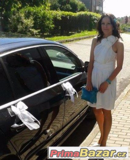 Krásné bílé šaty – fotografie 1