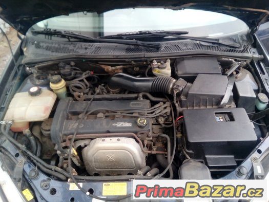 Ford Focus combi 1.8 16V rok 1998 – fotografie 5