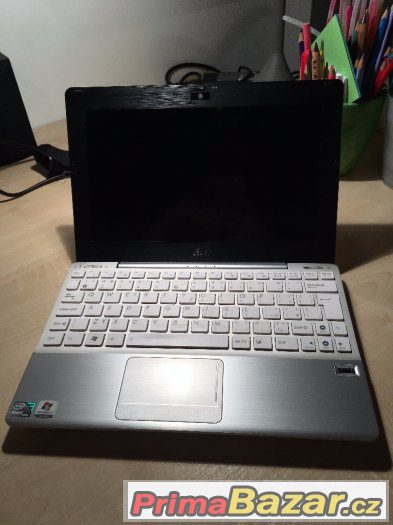 ASUS Eee PC 1018P – fotografie 1
