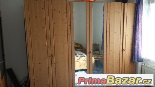KOMPLETNÍ LOŽNICE Z MASIV BOROVICE – fotografie 1