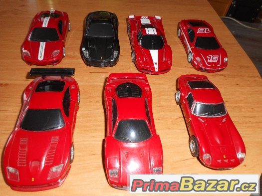 Modely autíček zn. Ferrari – fotografie 1