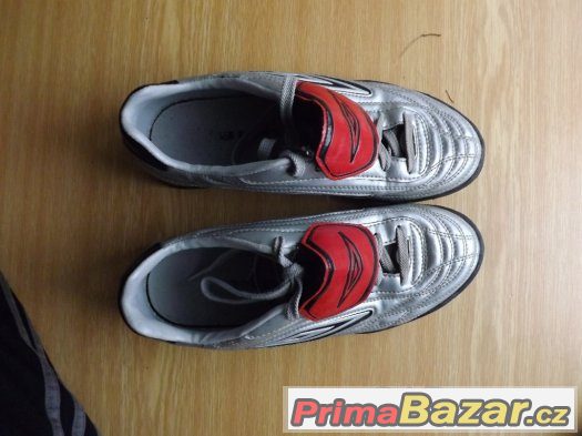 Turfy Umbro vel. 40 – fotografie 2