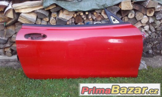 Hyundai Coupe RD 1996-2001 pravé dveře - červená barva – fotografie 1