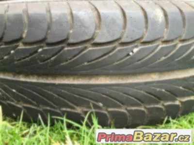 PRODÁM LETNÍ PNEU BARUM BRAVURIS 185/65/15"