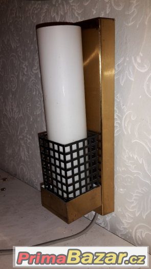 Stará nástěnná lampa – fotografie 1