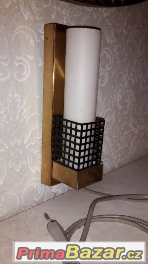 Stará nástěnná lampa – fotografie 2