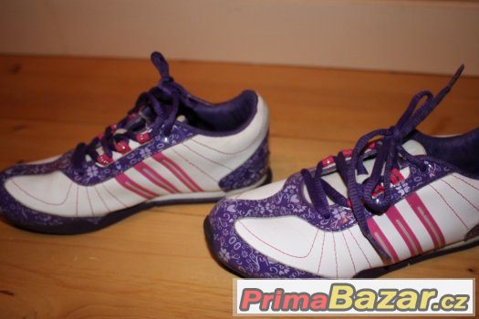 Dívčí tenisky Adidas- vel.32 – fotografie 2
