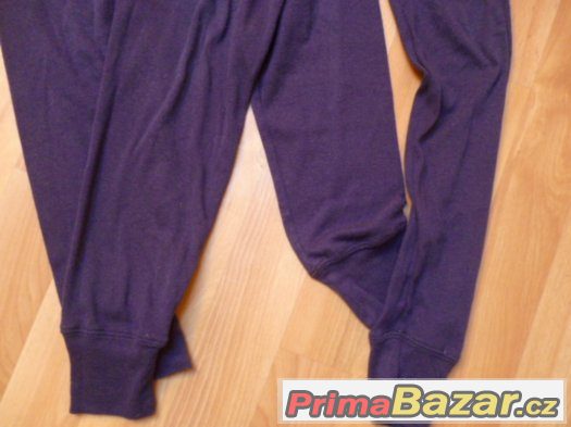 2x podvlíkačky, kalhoty na spaní vel. 8-10 let – fotografie 4