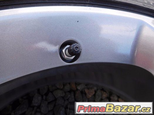 Renault Laguna III 5x114,3 ET49 225/40/18 - orig. nová zimní – fotografie 3