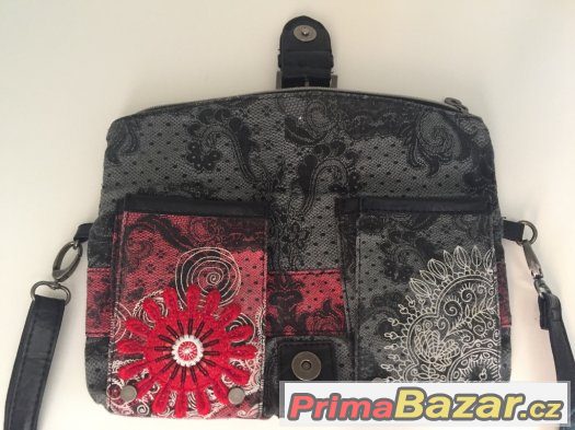 Krásná Desigual crossbody kabelka – fotografie 3