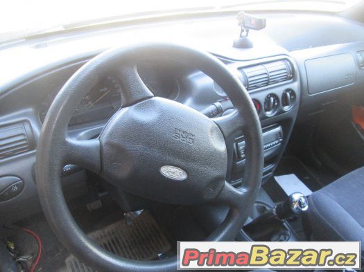 Ford Escort – fotografie 4