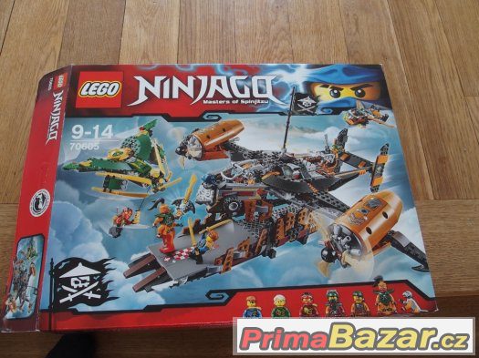 lego 70605 smolná tvrz – fotografie 1