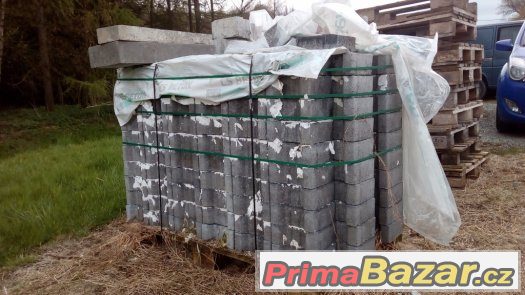 Zámková dlažba ČERNÁ, 8 cm, CS-Beton tvar kost (Íčko) – fotografie 2