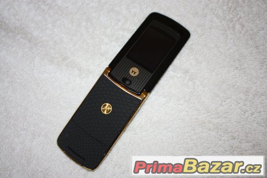 Motorola véčko MOTORAZR V8 zlatá edice - v Praze od pondělí – fotografie 3