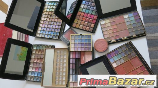 Prodám vybavení pro kosmetičky - palety stínů – fotografie 1