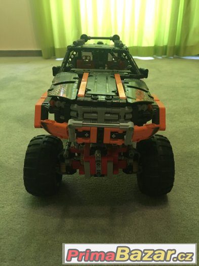 LEGO TECHNIC - Truck 4x4 ( 9398 ) – fotografie 3
