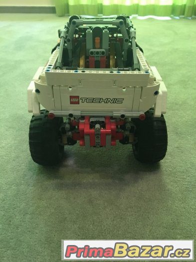 LEGO TECHNIC - Truck 4x4 ( 9398 ) – fotografie 4