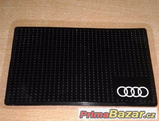 protiskluzová podložka Audi 150x90x3mm doprava zdarma – fotografie 1