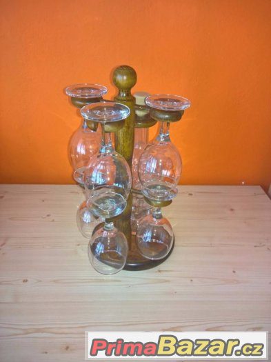 Skleničky a Láhev na víno – fotografie 3