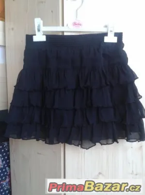 Černá mini sukně s volánky