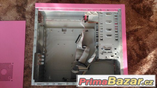 PC case rúžový – fotografie 4