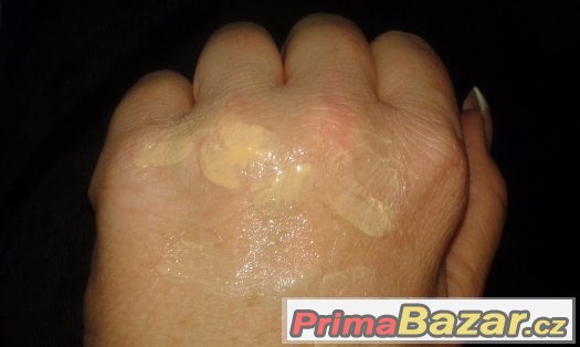 Párkrát použitý make-up – fotografie 4