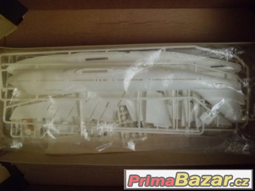 Velký Model letadla Lufthansa Boeing 747  jumbo jet - Revell – fotografie 4