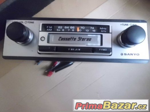Krásné  staré autoradio SANYO FT 210F  do veterána – fotografie 1