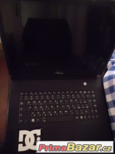 Fujitsu Siemens AMILO Li 1705 – fotografie 3