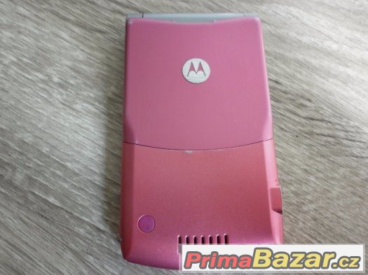 Motorola Razr V3, fialový, top stav.Nádherný telefon. – fotografie 2