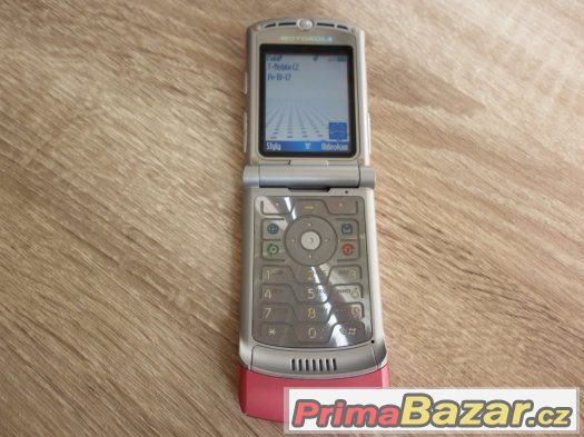 Motorola Razr V3, fialový, top stav.Nádherný telefon. – fotografie 4