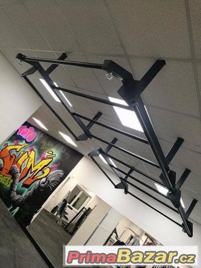Stropní ručkovací žebříky, workout konstrukce, TRX – fotografie 1