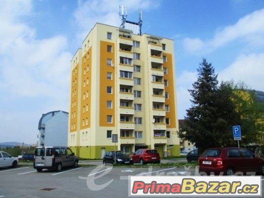 Družstevní byt 4+1 s lodžií, Jindřichův Hradec, ul. Kosmonau – fotografie 1