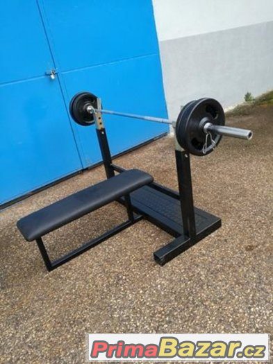 Masivní benchpress lavice – fotografie 1