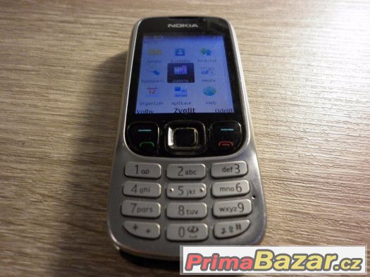 Nokia 6303, stříbrná, klasický tlačítkový telefon. – fotografie 3