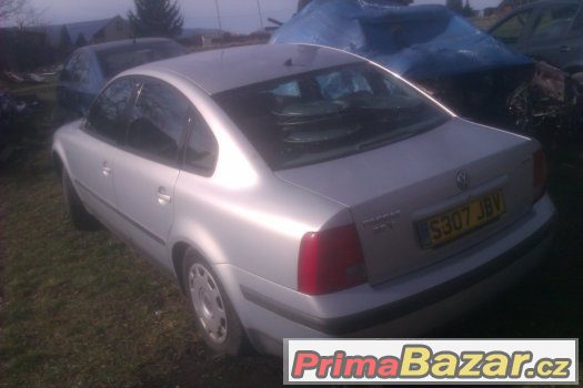 prodam zadni naraznik + viko kufru na passat b5 - b5.5 sedan – fotografie 2