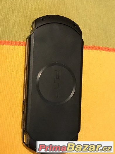 PSP ( playstation portable) + 5 her + paměťová karta – fotografie 2