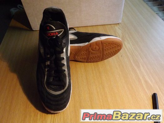 Sálovky Diadora vel. 40 – fotografie 1