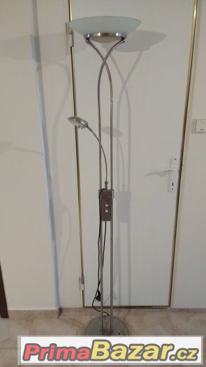 Stojací lampa – fotografie 1