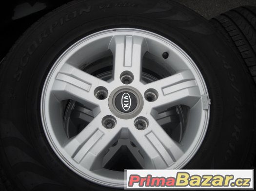 16" alu kola 5x139,7 KIA VČETNĚ PNEU 245/70/16 STAV 99% – fotografie 3
