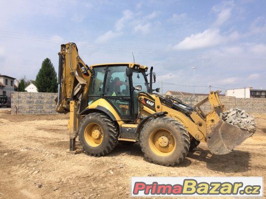 CAT 444 F – fotografie 3