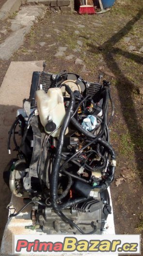Prodám motor na YAMAHA FZR 600 r.v. 94-95 – fotografie 1