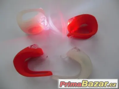 Světýlka na batoh,kabelku-1 ks-20,-Kč,reflexní pásky-10,-Kč