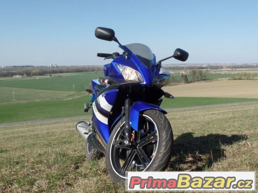 Yamaha YZF-R125 – fotografie 1