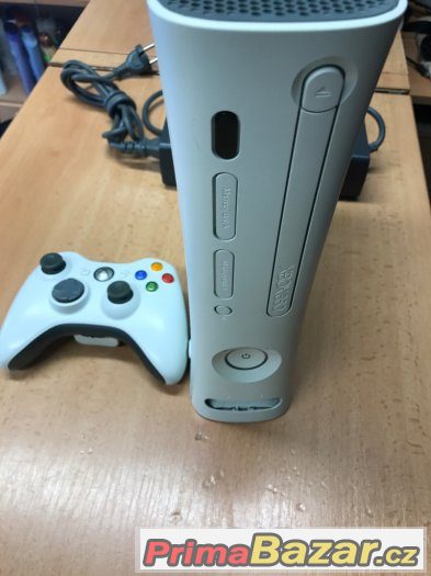 Herní konzole Xbox 360 + 1 ovladač – fotografie 2