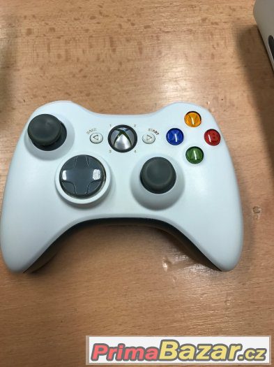Herní konzole Xbox 360 + 1 ovladač – fotografie 3