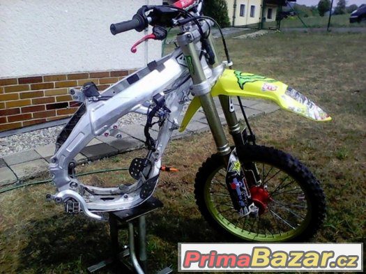RM-Z 450 – fotografie 1