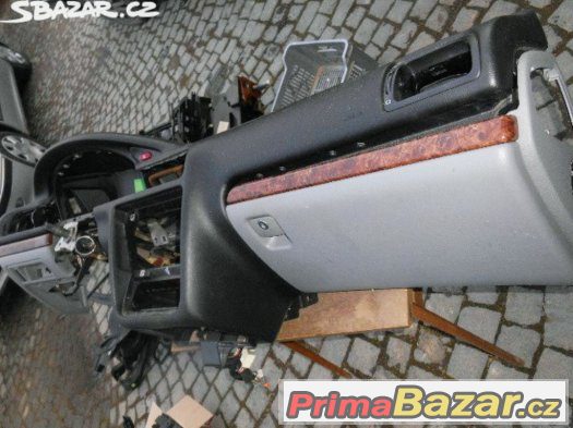 Peugeot 406 palubovka – fotografie 1