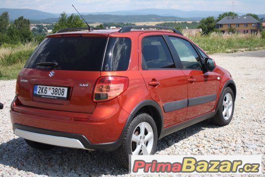 Prodám Suzuki SX4, 1. majitelka, servisní kniha – fotografie 3