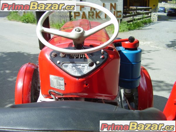 Zetor 3011 s motorem 4911 – fotografie 3